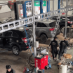 Profile picture of Bạn đang đi trên Phạm Văn Đồng thì xe bất chợt tắt máy giữa đường.Đây là tình huống khá phổ biến do các nguyên nhân như cảm biến trục trặc.Thay vì tốn kém thuê xe kéo, bạn chỉ cần liên hệ đội cứu hộ lưu động Garage Đông Linh.